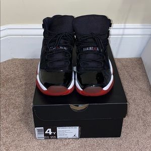Air Jordan 11 Retro (Breds)